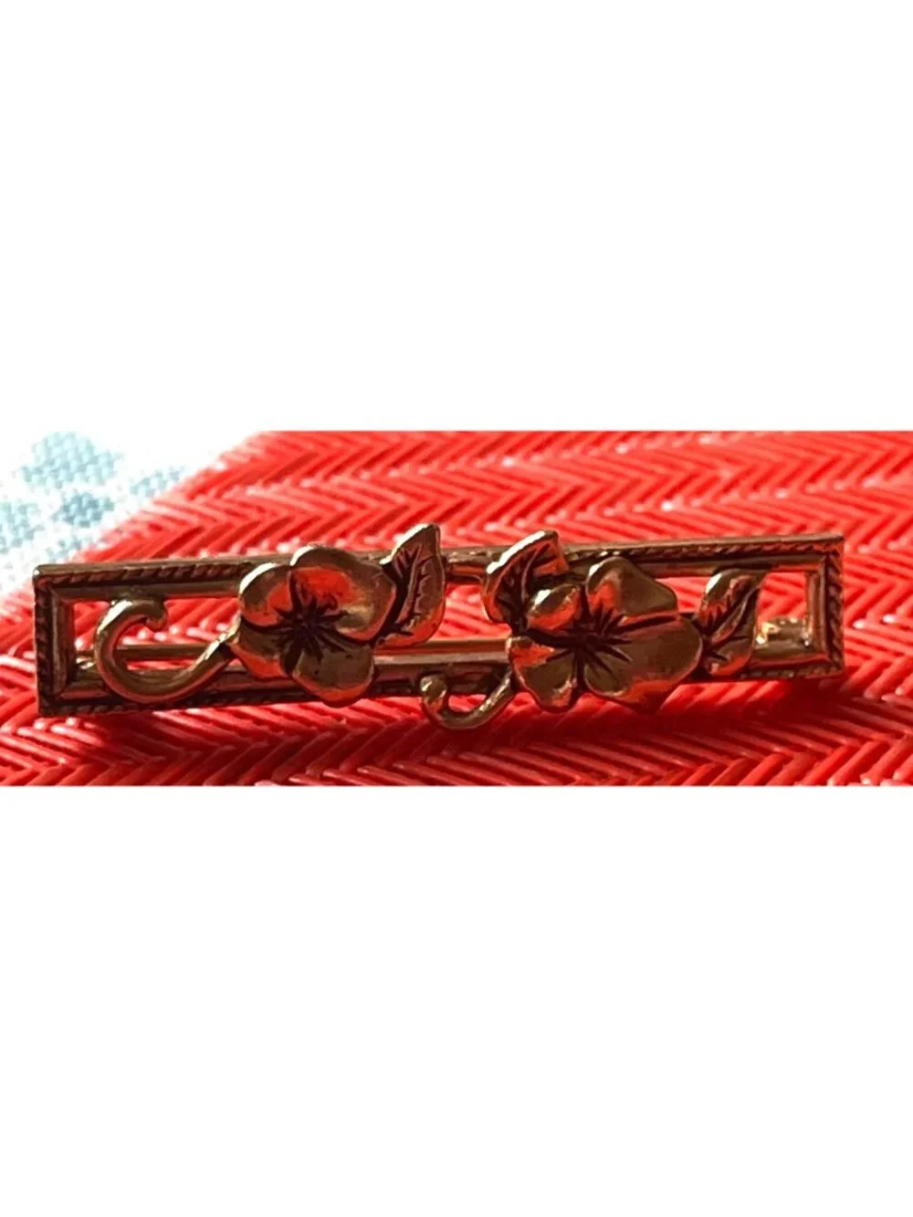 Vtg Avon Goldtone Floral Bar Brooch 1.5